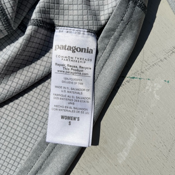 Women's Patagonia T-Shirt Gray Silver Solid S Round Active Polartec Baselayer - Picture 9 of 14